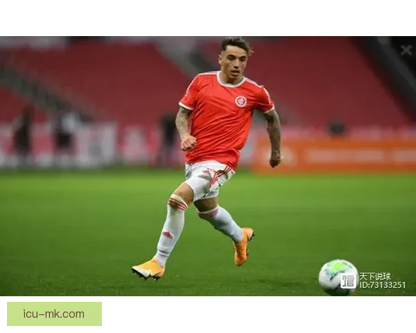 比苏马在热刺中场展现强大摆脱能力持续提升球队攻防转换