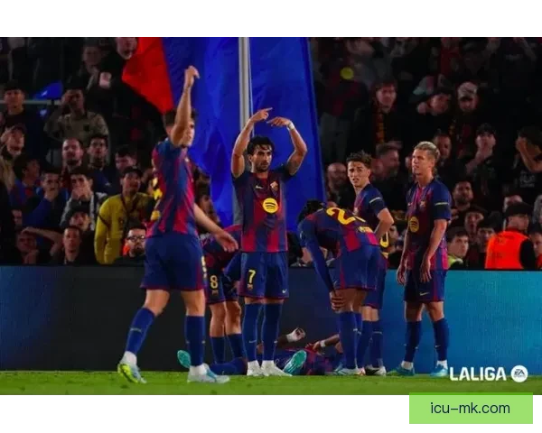 2025年11月曼联解雇滕哈格后范尼斯特鲁伊临时执教保持不败展现领导力